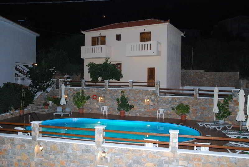 Elena Studios Patitírion Exterior foto