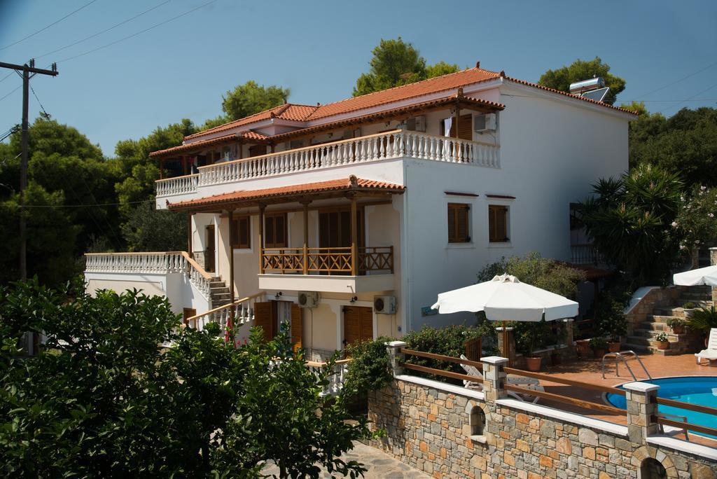 Elena Studios Patitírion Exterior foto